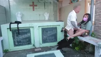 Risky sex in public cemetery - iyotan sa Sementeryo ni pinay teacher at Pinoy college