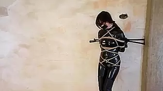 Female Soldier Vs Robot Invasion