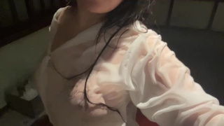 Lonely Chinese slut gets so wet in a rosen onsen