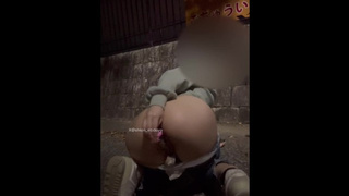 I felt good after inserting an anal plug outside / college lady / squirting / outdoor exposure