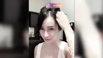 BIGO LIVE INDONESIA SEXY BEAUTIFUL GIRL - DINADINI TANKTOP PUTIH
